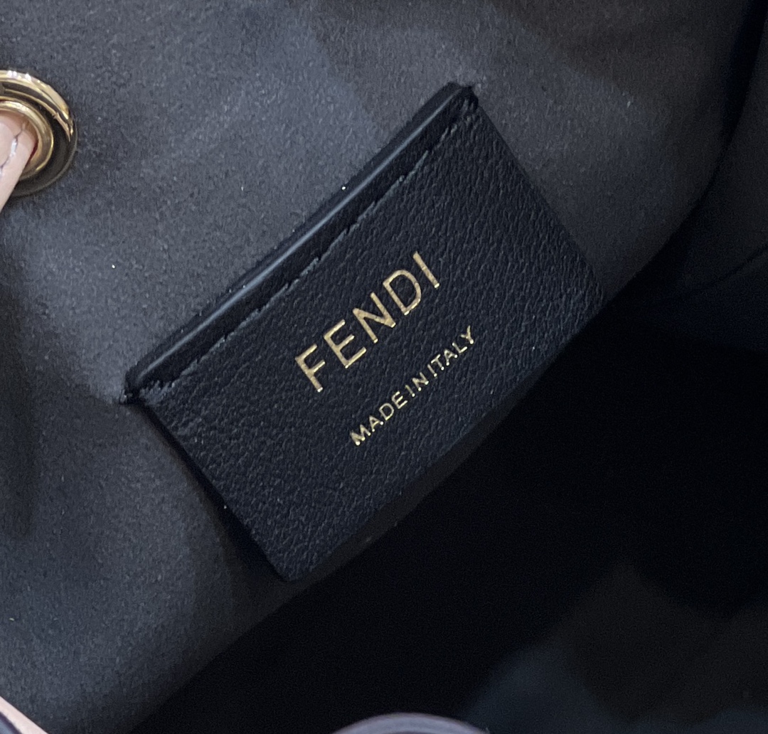 Fendi Mini Mon Tresor Leather Shoulder Bag Pink